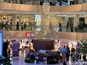 Melihat Patung Buddha Transparan di Surabaya