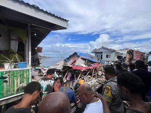 5 Jenazah Korban Ledakan Bom Diduga Sisa PD II Dievakuasi ke RSAL-RSUD Biak