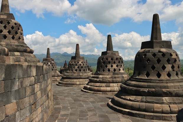 Candi Borobudur, destinasi terbaik di Indonesia versi Travel + Leisure/Foto: Unsplash.com/Hongbin Yogyakarta dan Borobudur adalah destinasi terbaik di Indonesia versi Travel + Leisure yang memadukan budaya, sejarah, dan pengalaman lokal yang hangat dalam satu kawasan.