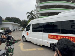 Jenazah Eks Menhan Ryamizard Ryacudu Diberangkatkan dari RSPAD