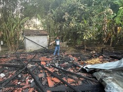 Tragis Rumah Mbah Parji di Ngampon Blora Ludes Terbakar gegara Korsleting