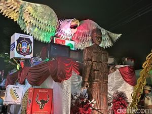 Kirab Bedol Pusaka-Lentera Awali Peringatan Hari Lahir Pancasila di Blitar