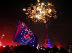 Menara Eiffel Bersinar Biru-Merah, Paris Rayakan Gelar Liga Champions PSG