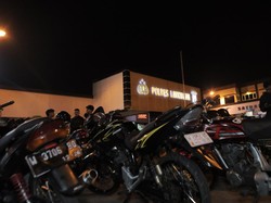 Puluhan Motor Knalpot Brong Ditilang Saat Patroli Skala Besar di Lamongan