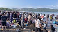 Pangandaran Lautan Manusia di Akhir Pekan Ini
