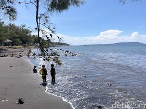 Tiga Pantai Dekat Kota Banyuwangi yang Cocok untuk Piknik Keluarga