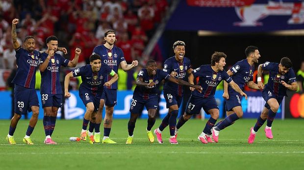 BUDAPEST, HUNGARY - MAY 30:   The Paris Saint-Germain players celebrate victory in a penalty shootout during the UEFA Champions League Final 2026 match between Paris Saint-Germain and Arsenal FC at Puskas Arena on May 30, 2026 in Budapest, Hungary. (Photo by Chris Brunskill/Fantasista/Getty Images)