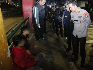 Polisi Patroli di Kawasan Jakbar, Amankan 2 Orang Bawa Obat Terlarang