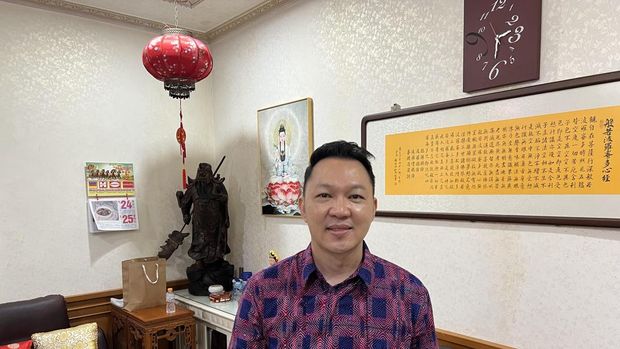 Pengurus Dewan Pembina Panitia Waisak Wihara Ekayana Arama, Febrian,