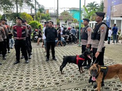 Usai Ricuh, Final Tarkam PSSI Banyuwangi Dijaga 300 Polisi-Anjing K-9