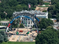 Bukan Sementara, Trump Mau Arena UFC di Depan Gedung Putih Jadi Permanen