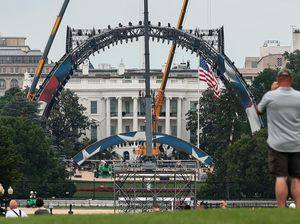 Ngotot Jadikan Gedung Putih Venue UFC, Trump Mau Digugat