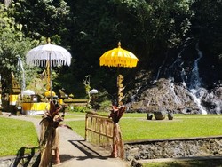 Taman Magenda: Air Terjun, Kolam, dan Pertitaan di Satu Tempat