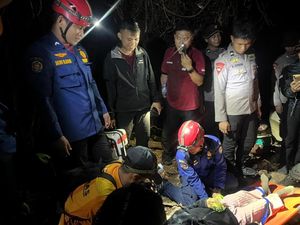 Pendaki Wanita Kesurupan Usai Tersesat di Gunung Nepo Bareng 19 Rekannya