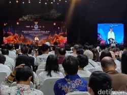 Hadiri Dharmasanti Waisak di Borobudur, Gibran Ajak Jaga Perdamaian