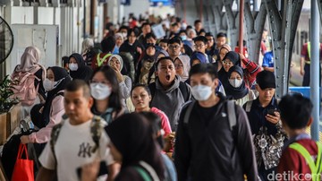 14 Ribu Penumpang Arus Balik Tiba di Stasiun Pasar Senen