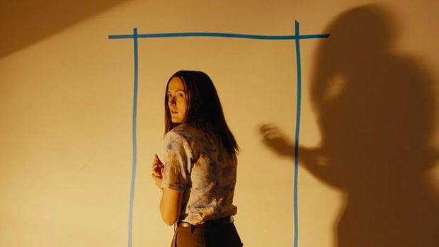 Backrooms Backrooms (2026) berdasarkan serial web Parsons dan terinspirasi oleh creepypasta
