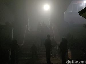 Diselimuti Kabut Tebal, Ritual Yadnya Kasada 2026 Berlangsung Khidmat