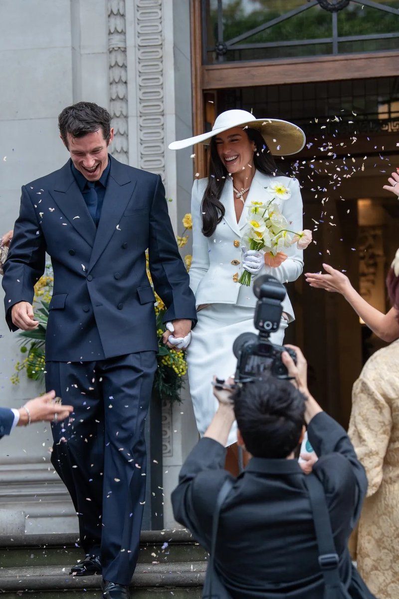Dua Lipa dan Callum Turner Resmi Menikah