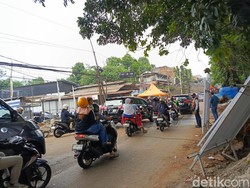 Ada Perbaikan Saluran Air, Jl Lenteng Agung Arah Depok Ditutup Sementara
