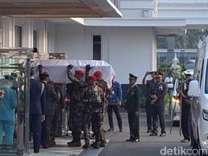 Jenazah Ryamizard Ryacudu Tiba di Kantor Kemhan untuk Upacara Persemayaman