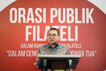 Buka Pameran Filateli, Menbud Ajak Publik Baca Sejarah Lewat Arsip