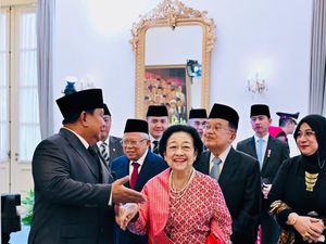 PDIP soal Prabowo dan Megawati Gandengan Tangan: Dari Dulu Kenal Baik