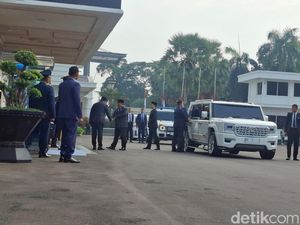 Prabowo Melayat Eks Menhan Ryamizard Ryacudu di Kemhan