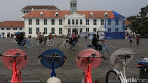 Ribuan Pengunjung Nikmati Libur di Kota Tua