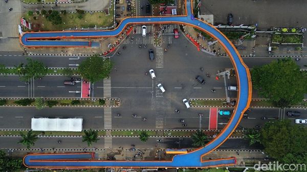 Skywalk Tegar Beriman Jadi Ikon Baru Cibinong