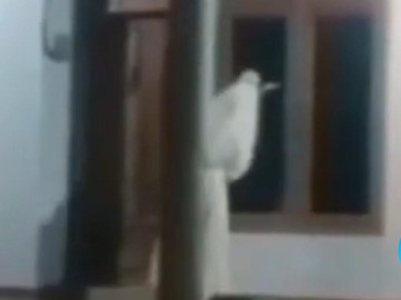Viral 'Pocong' Bawa Celurit Hantui Warga Bangkalan, Camat Pastikan Hoax