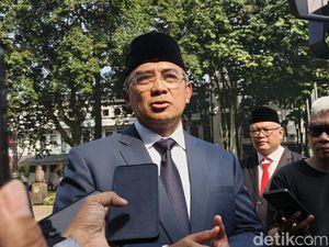Emosi Farhan gegara Pengusaha Tak Patuh Aturan soal Kabel Udara