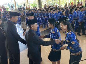 Bupati Klungkung Minta PNS Lebih Peka Dengar Keluhan Warga