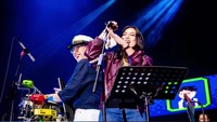 Davina Karamoy dari Nonton Sampai Naik Pentas Saat Ardhito Pramono Manggung