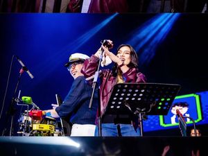 Davina Karamoy dari Nonton Sampai Naik Pentas Saat Ardhito Pramono Manggung