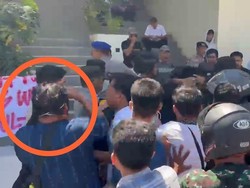 Demo di Kantor Balai Sungai Mamuju Ricuh, Polisi Dipukul Pendemo