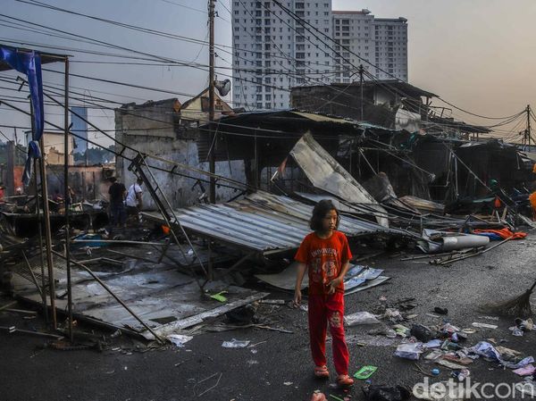 FOTO: Ratusan Rumah Hancur dan Hangus Dilalap Kebakaran Kemayoran