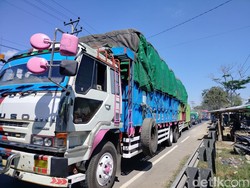 Warga Dompu Blokir Jalan Tuntut Pembentukan Provinsi Pulau Sumbawa