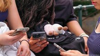 Larangan Media Sosial Anak-anak di Malaysia Panen Kritik