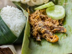 Mencicipi Sedapnya Rujak Soto dan Pecel Pitik di Titik Nol Banyuwangi