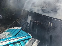 Tungku Masih Menyala Ditinggal Pergi, Dapur Pensiunan di Jembrana Terbakar