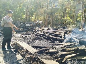 Video Kebakaran Rumah di Polman Tewaskan Lansia gegara ODGJ Main Korek Api