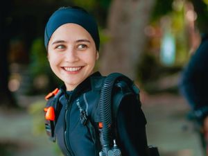 Prilly Latuconsina Jadi Tim Rescue Cliff Diving, Punya Lisensi dan Ikut Tes