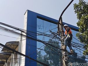 Pemkot Bandung Tunda Potong Kabel Internet di Asia Afrika