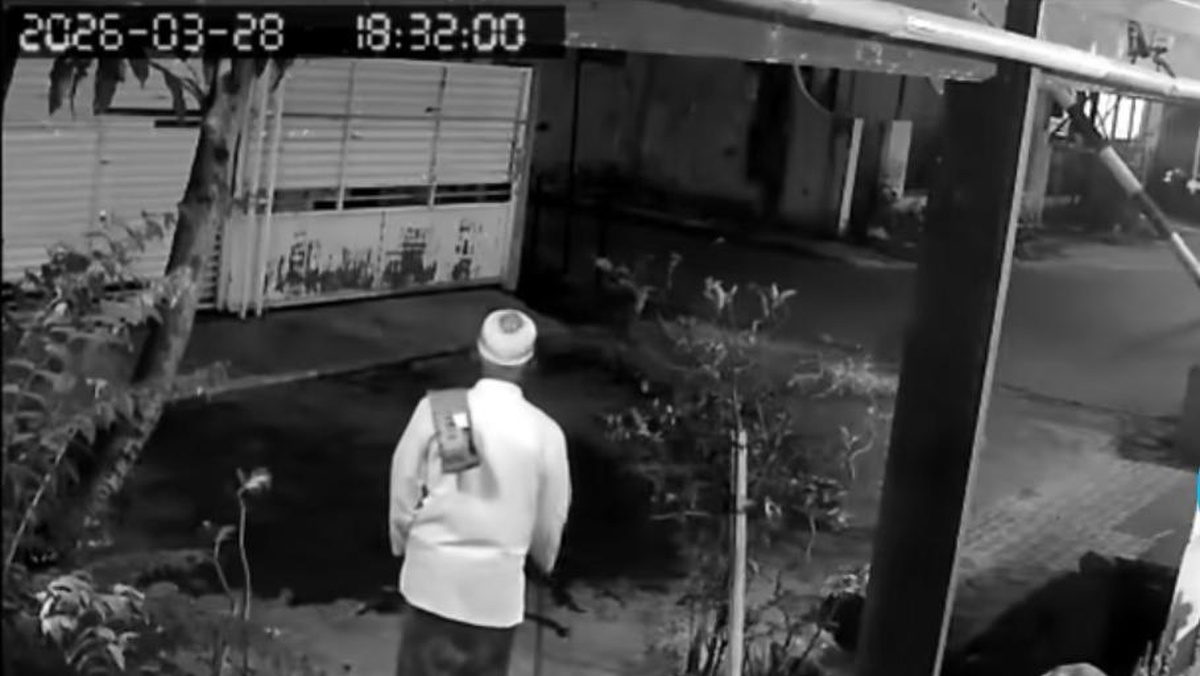 Warga Tangerang Geruduk Rumah Pelaku Penyiraman Jamaah Salat