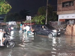 Banjir Rendam Jalan Meteorologi, Pengendara Pilih Cari Jalur Alternatif