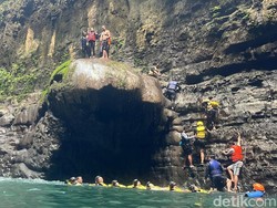 Menjajal Adrenalin di Batu Payung Cukang Taneuh Pangandaran