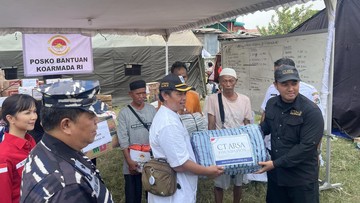 CT Arsa dan Koarmada Beri Bantuan ke Korban Kebakaran Kemayoran