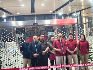Kejagung Beberkan Markup Pengadaan Motor Listrik hingga Sepatu di BGN