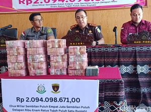 Kejari Manggarai Barat Setor Rp 2 Miliar Hasil Korupsi ke Kas Negara